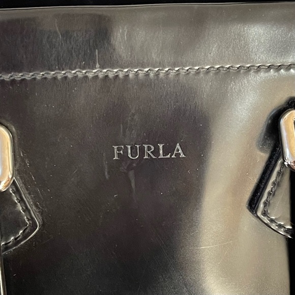 FURLA Vintage Black Leather Shoulder Bag - Picture 3 of 16